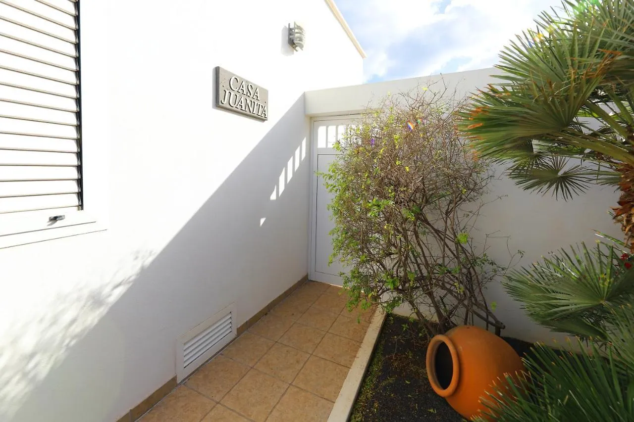 Villa Joanne - 4 Bedroom Villa - Wifi And Air Conditioning - Perfect For Families Puerto del Carmen