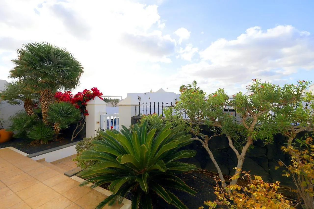 Villa Joanne - 4 Bedroom Villa - Wifi And Air Conditioning - Perfect For Families Puerto del Carmen  Spain